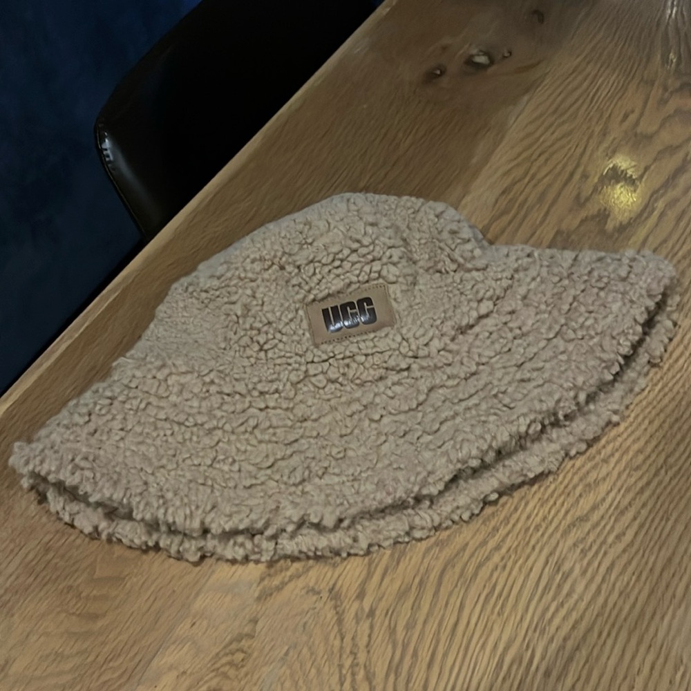 Ugg Sherpa bucket hat